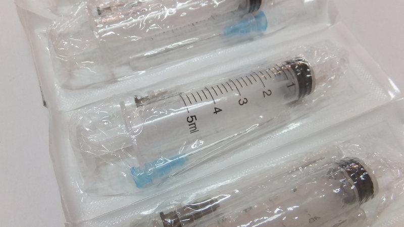 Шприц ін'єкційний 3-х компонентний,ALEXPHARM 5 мл. з двома голками (0,6*30мм та 0,7*40 мм) (120 шт/уп.)