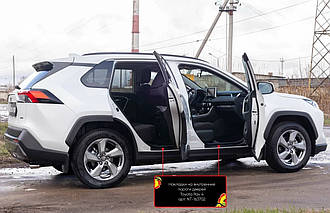 Накладки на внутрішні пороги дверей Toyota Rav4 2019-