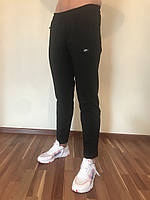 Штани чоловічі спортивні з трикотажної тканини Nike прямі чорні темно-сині