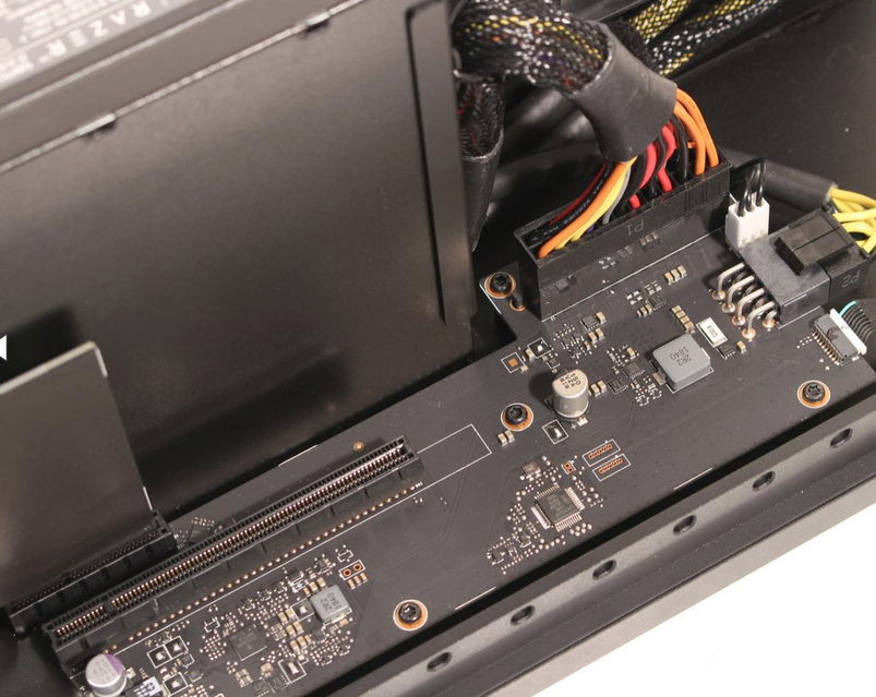 2363786998_w1280_h640_korpus-