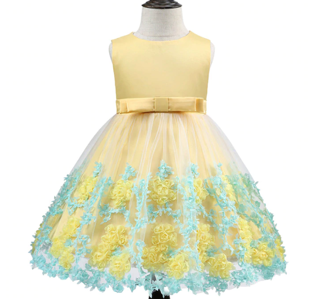 Ошатне літнє жовте плаття  для дівчинки. Elegant summer yellow dress, for the girl.
