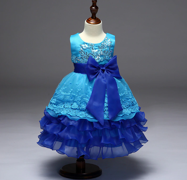 Легке ошатне синє літнє платьеLight elegant blue summer dress