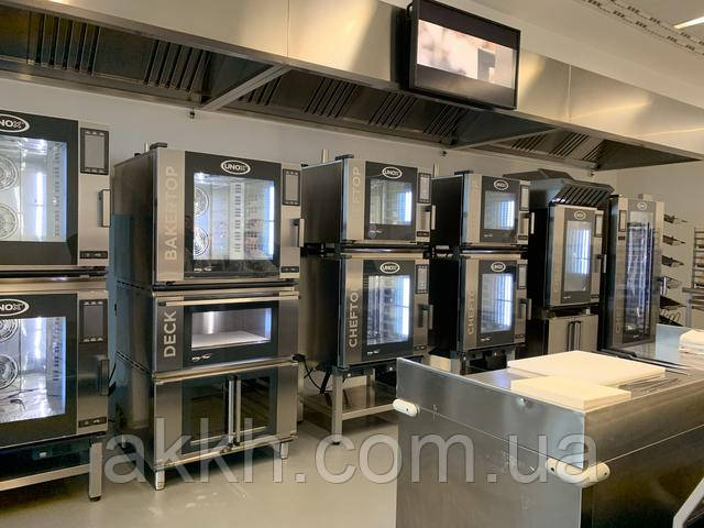Фото печі пароконвекционной Unox XEBC10EUEPRM на 10 рівнів під деко 600х400