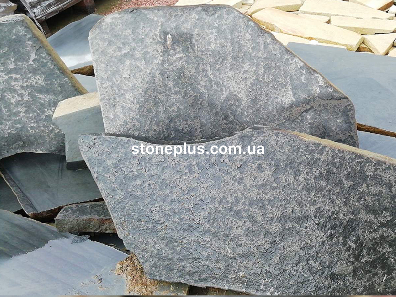 Плиты базальтовые 3 см / термаченые, форматные / камень для пошаговых и садовых дорожек - фото 3 - id-p1175549097