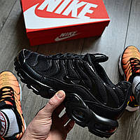 Кросівки чоловічі Tn+ Plus чорний