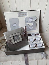 Шкатулка для новонародженого хлопчика з альбомом і коробочками для пам'ятних речей "Мамині скарби"