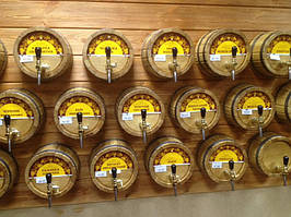 Зрізи дерев'яних бочок