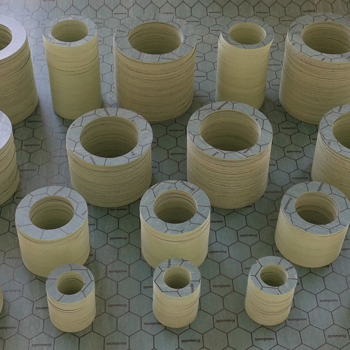 Фланцеві прокладки Тпр 200 С