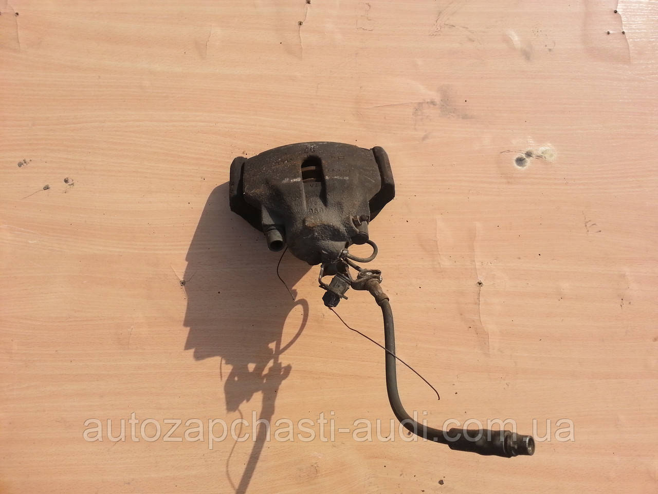 Суппорт передній правий Audi 100 A6 C4 91-97г, фото 1