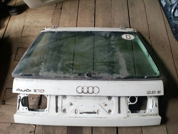 Audi A6 Пікап 1995 Кришка багажника з склом