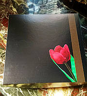 Подарункове паковання для кондитерських виробів коробочка паперова з тюльпаном No15. Розмір 25х25 см висота 8 см