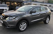 Дефлектори вікон (вітровики) Nissan Qashqai 2014- (Hic) C хром молдингом