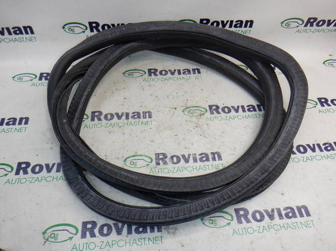 Купить Уплотнитель двери передний (Універсал) Skoda OCTAVIA 2 A5 2004 ...