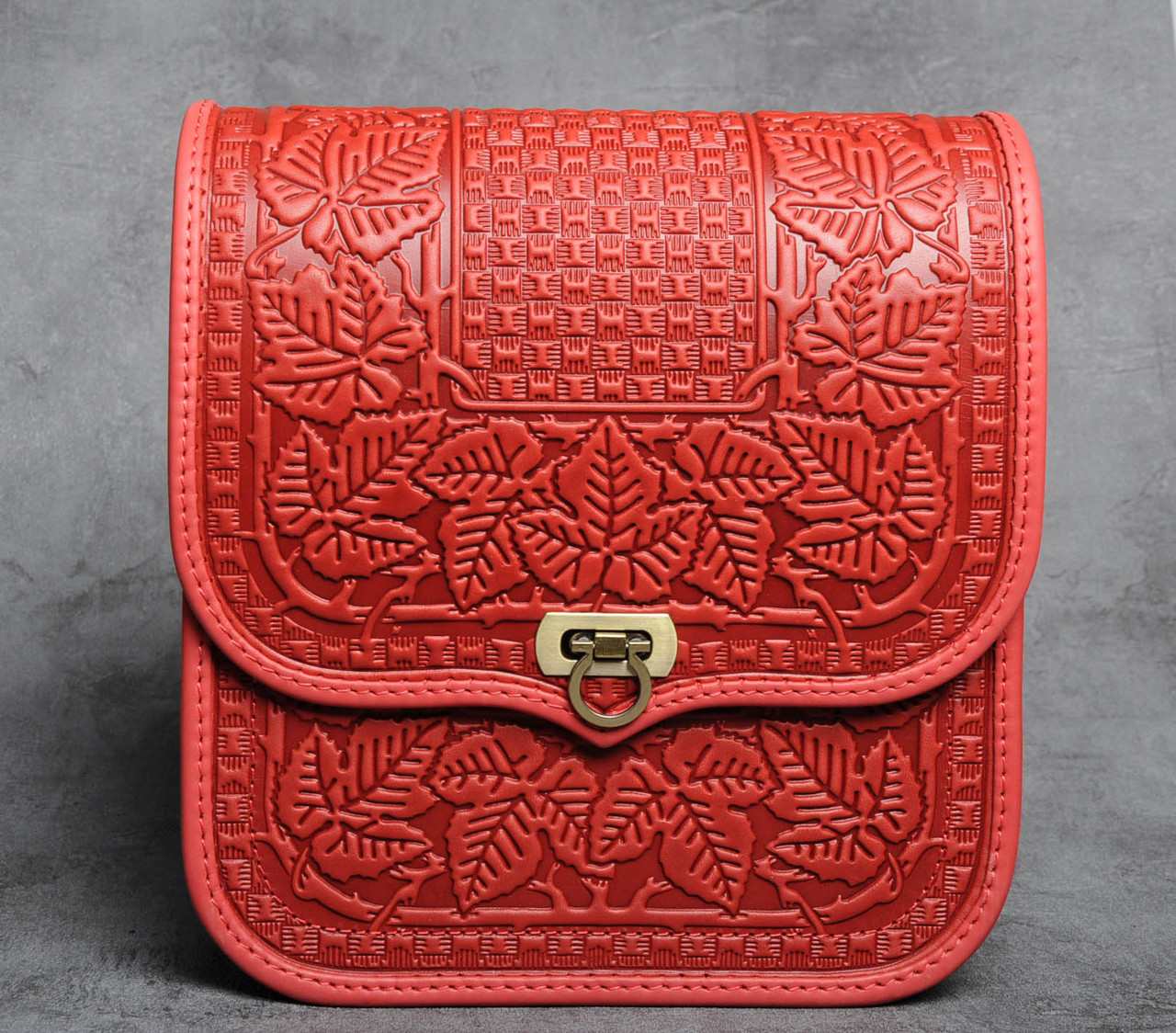 Жіноча шкіряна сумка червоного кольору з тисненим орнаментом "Фундук", 25х26х8 см, фото 1