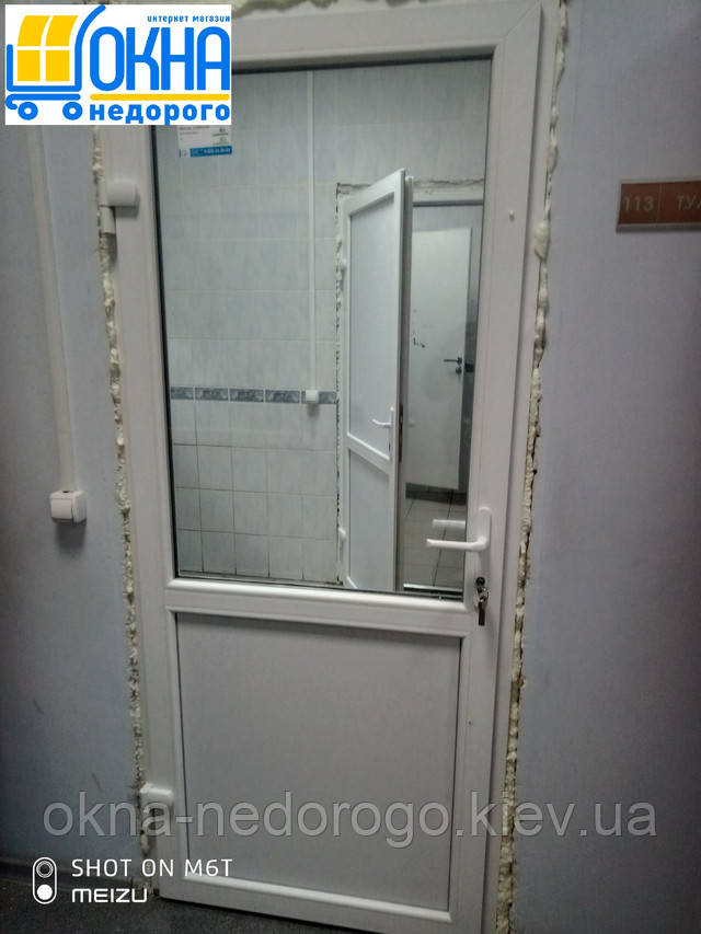 Вхідні пластикові двері WDS Galaxy, монтаж компанії Пластикові двері вхідні в профілі WDS Galaxy