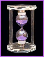 Пісочний годинник у скляному прозорому корпусі 10х6,5х6,5 см. Фіолетовий пісок