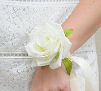 Бутоньерка роза белая айвори на руку (разные цвета)