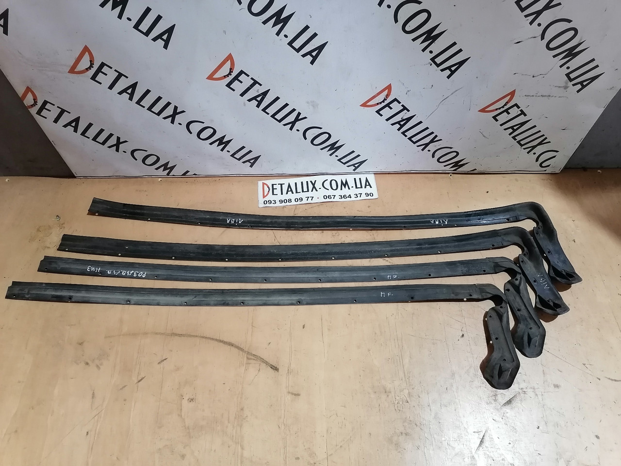 Уплотнитель Боковой Сдвижной Двери Нижний 7700313629 на Opel Vivaro ...