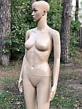 Жіночий тілесний манекен без волосся в повний зріст на підставці (пряма нога), фото 7