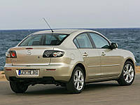 Стекло форточка правая левая Mazda 3 2008г. седан