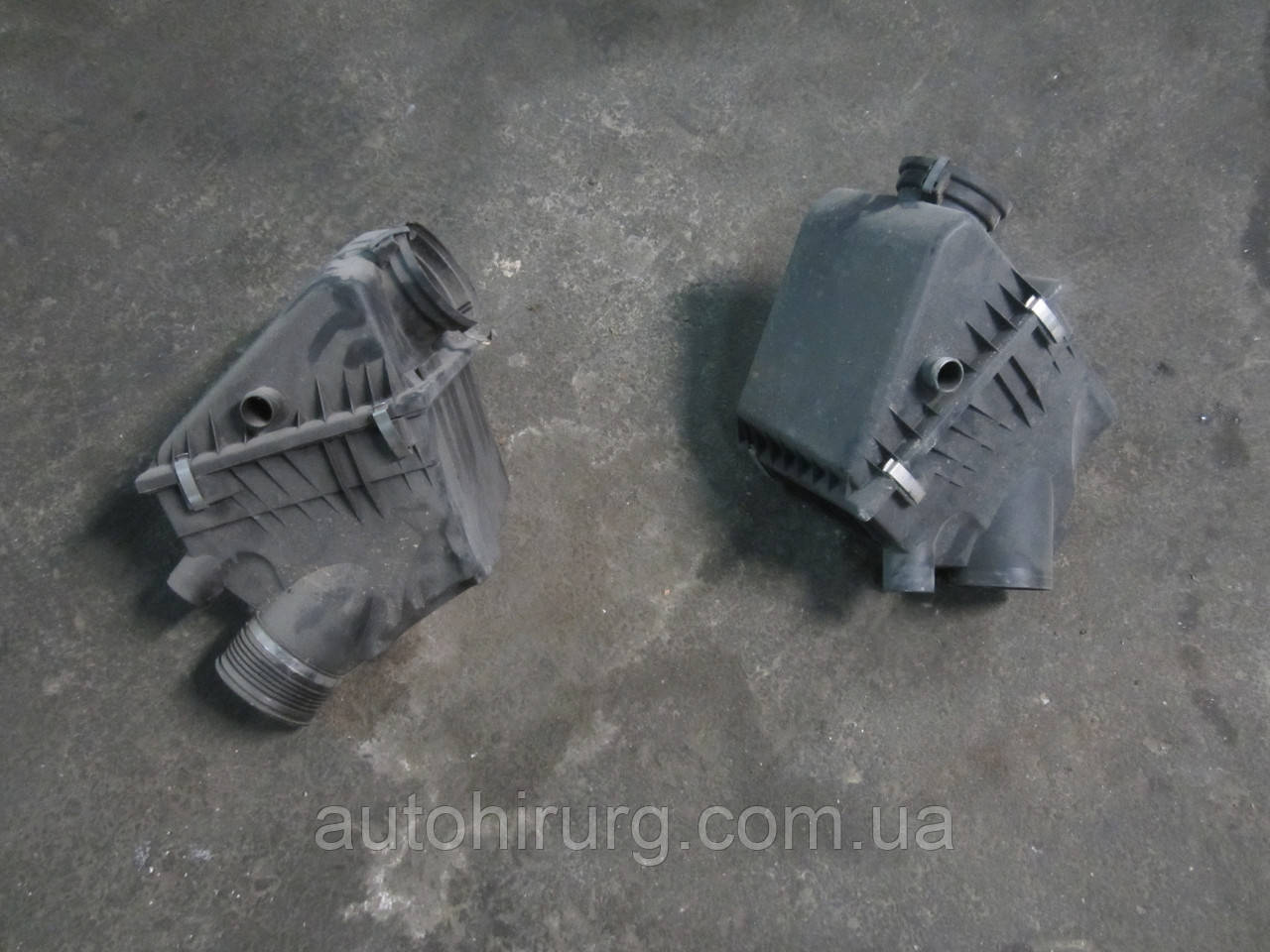 Корпус повітряного фільтра BMW E38 (1432824/ 1432825)