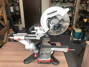 Пила торцювальна Metabo KGS 305 M