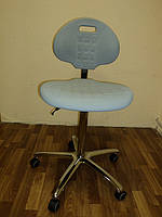 Стул для офиса на колесах