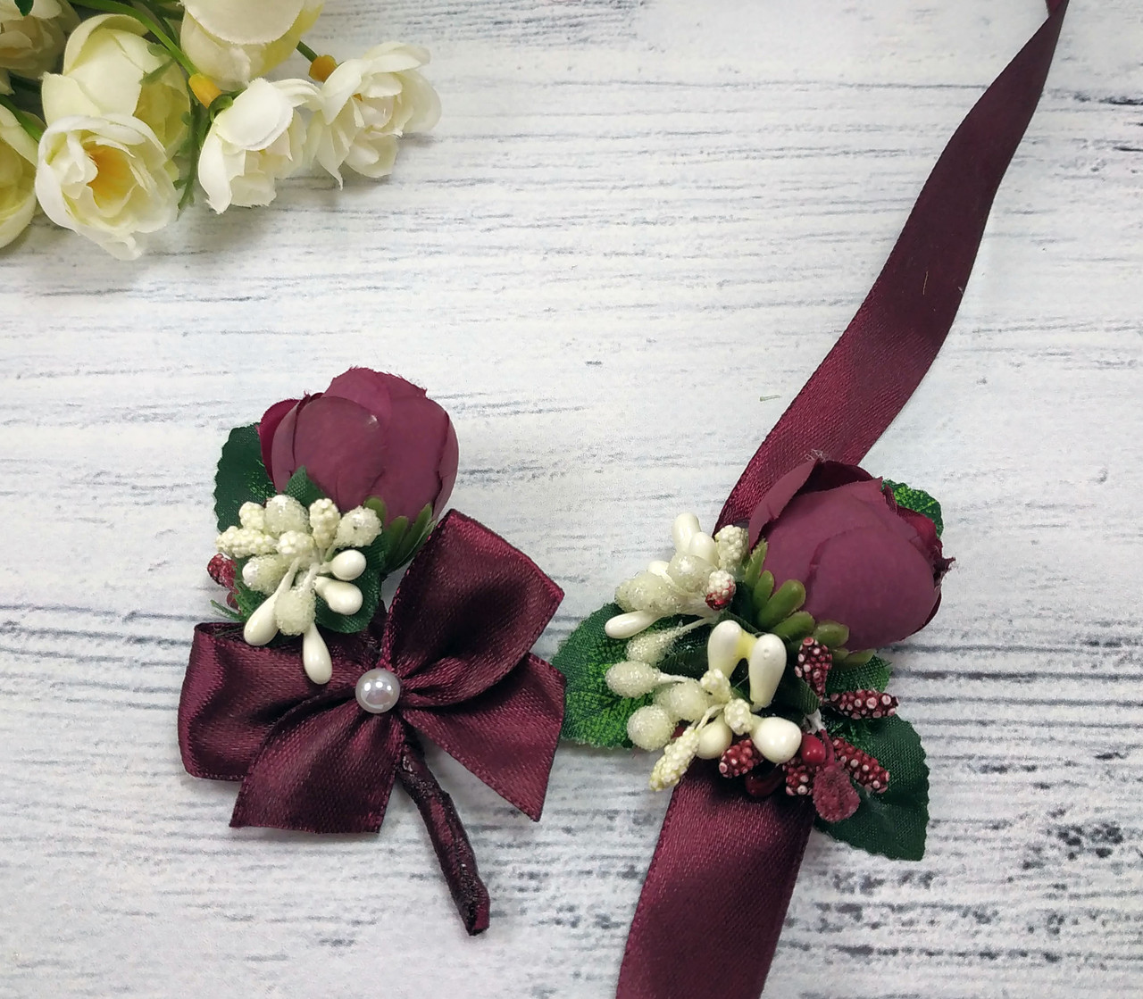 Свадебные бутоньерки для гостей в цвете марсала - фото 3 - id-p251286257