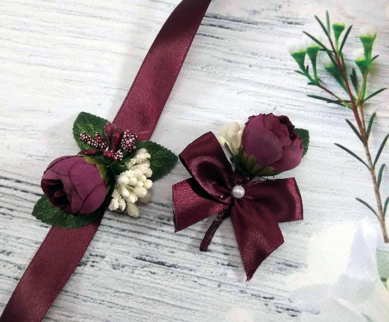 Свадебные бутоньерки для гостей в цвете марсала - фото 1 - id-p251286257