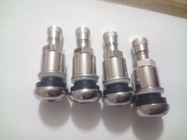 Хромований вентиль на безкамерну шину металевий Continental, фото 1