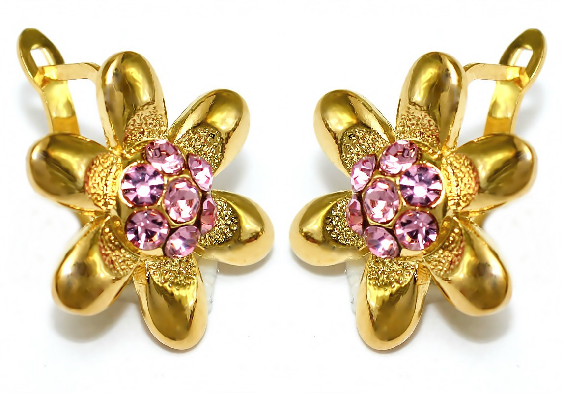 Сережки з англійською застібкою Neoglory. Позолота. Камені: рожевий циркон. Діаметр: 17 мм.