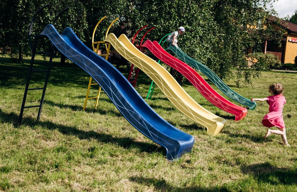 Гірка дитяча спуск 3 м пластикова гірка з металевою драбиною 1,5 см. Різні кольори., фото 1