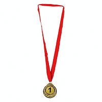 Медаль с надписью 1 на красной ленте