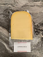 Сыр Gouda Amstelland (кусочки 500 - 700 грм)