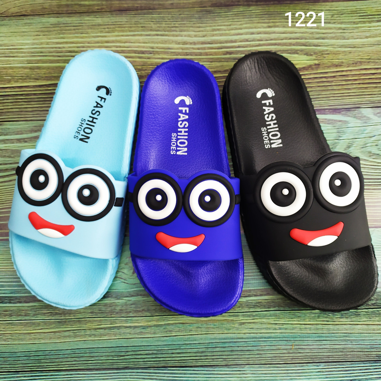 Модні дитячі тапочки для хлопчика, сланці міньйони р-р 30-35