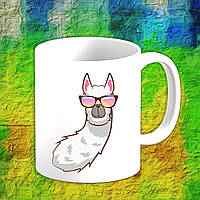 Білий кухоль (чашка) з принтом Альпака біла в кольорових окулярах