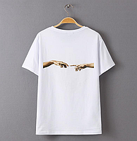 Модна жіноча футболка з принтом рук 42\44