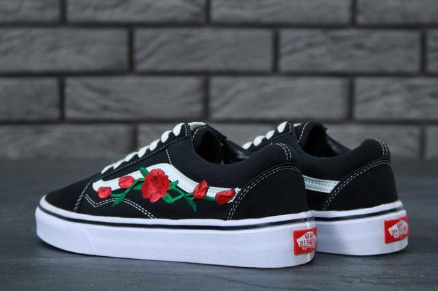 Чоловічі і жіночі Vans Old Skool Art Black White Rose Чоловічі і жіночі Vans Old Skool Art Black White Rose фото