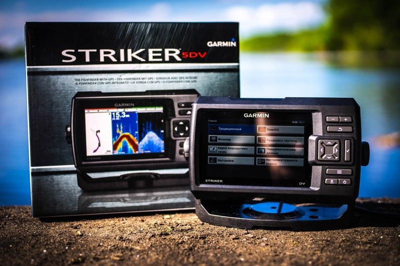 Ехолот Garmin Striker 5DV