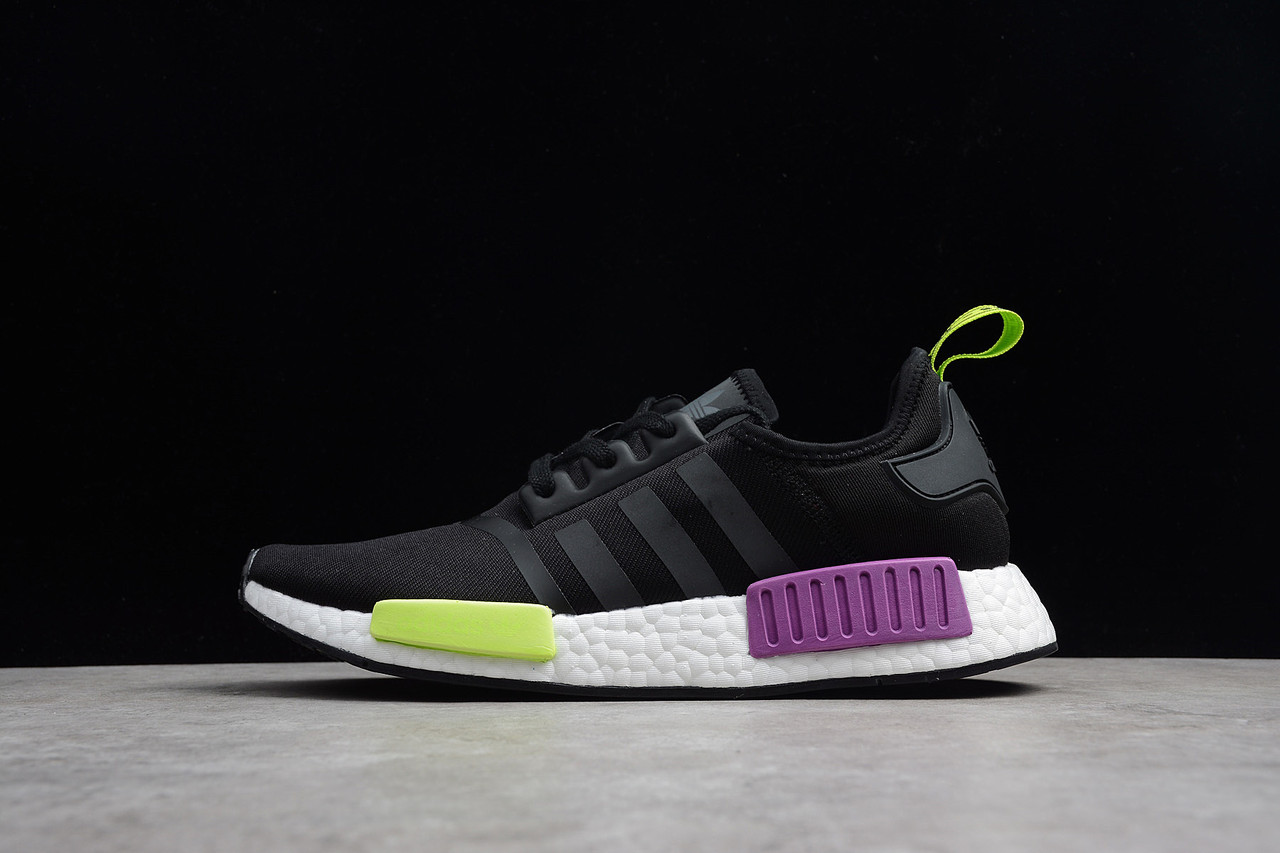 Кроссовки женские Adidas NMD R1 / ADM-3238