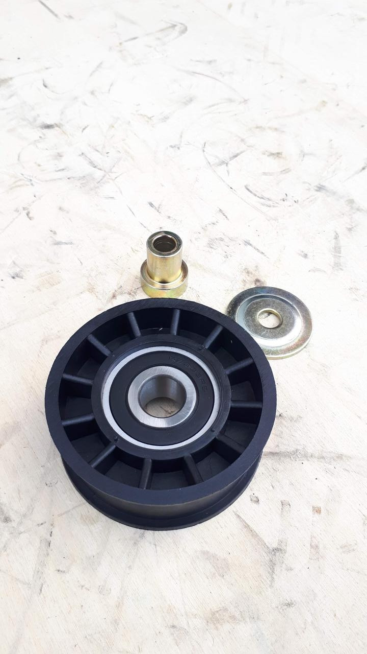 9527-1307225-03 Ролик натяжний ЄВРО-2, ЄВРО-3