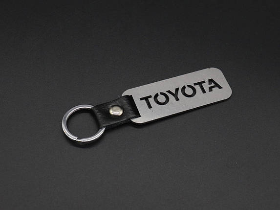 Брелок металевий. Toyota. 10х2,5см, фото 1