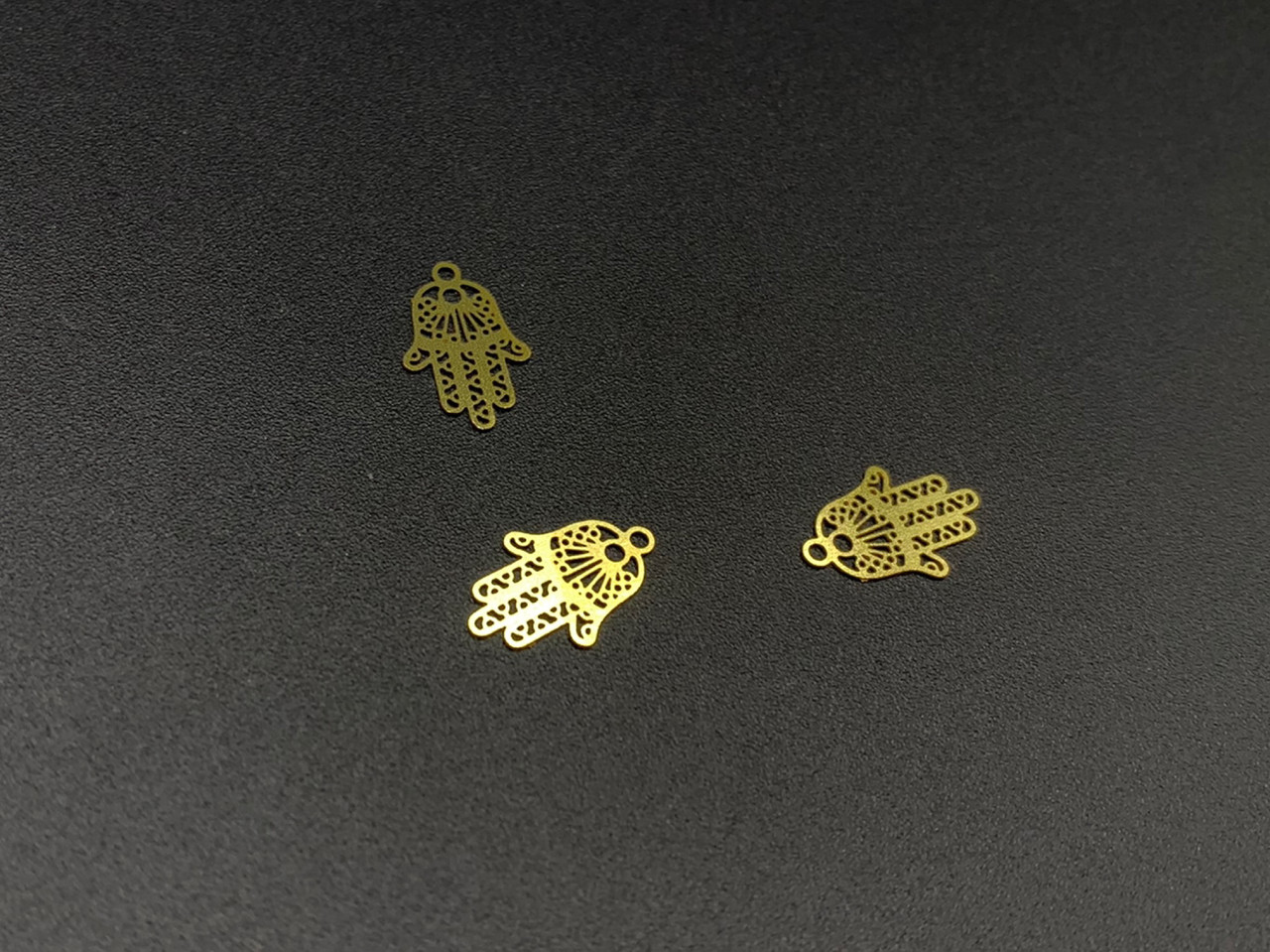 Металеві вироби. Підвіска. Рука. 14х9мм