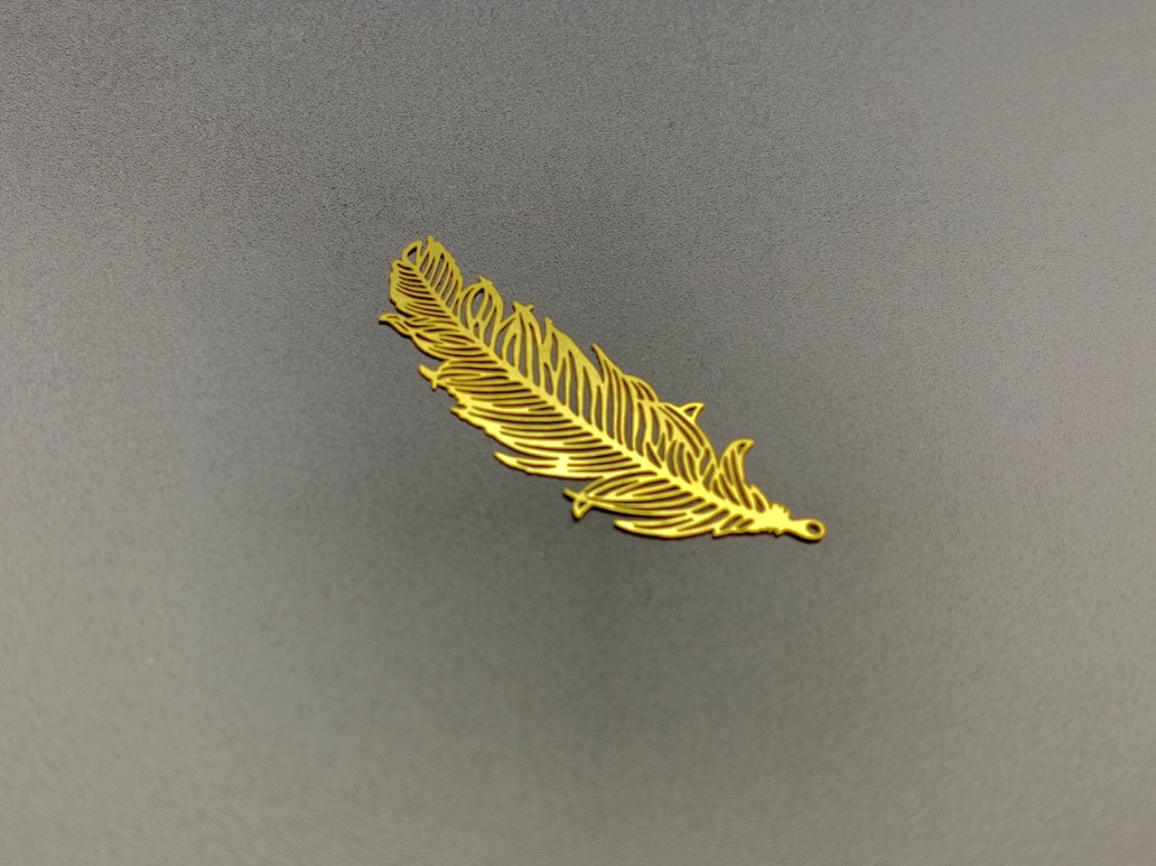 Металеві вироби. Декор. Перо. 48х18мм