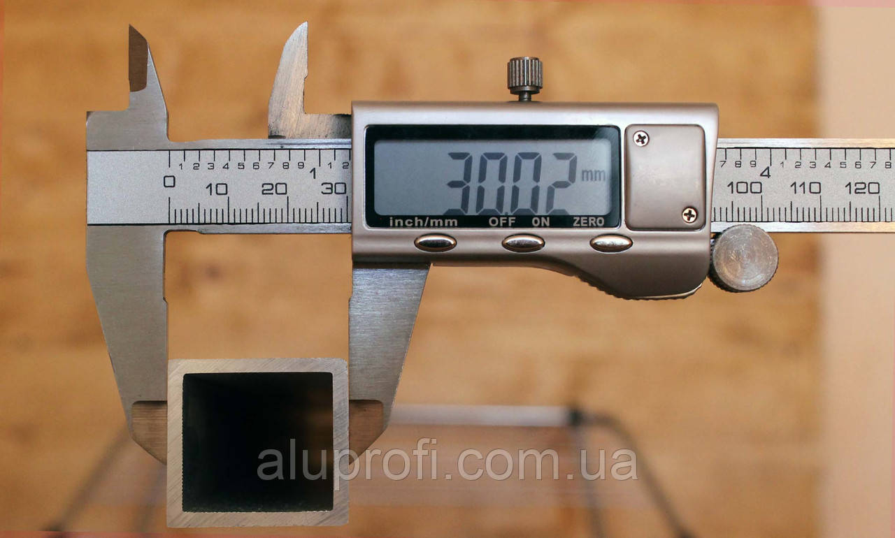 Труба алюмінієва 30х30х3,0 мм АД31