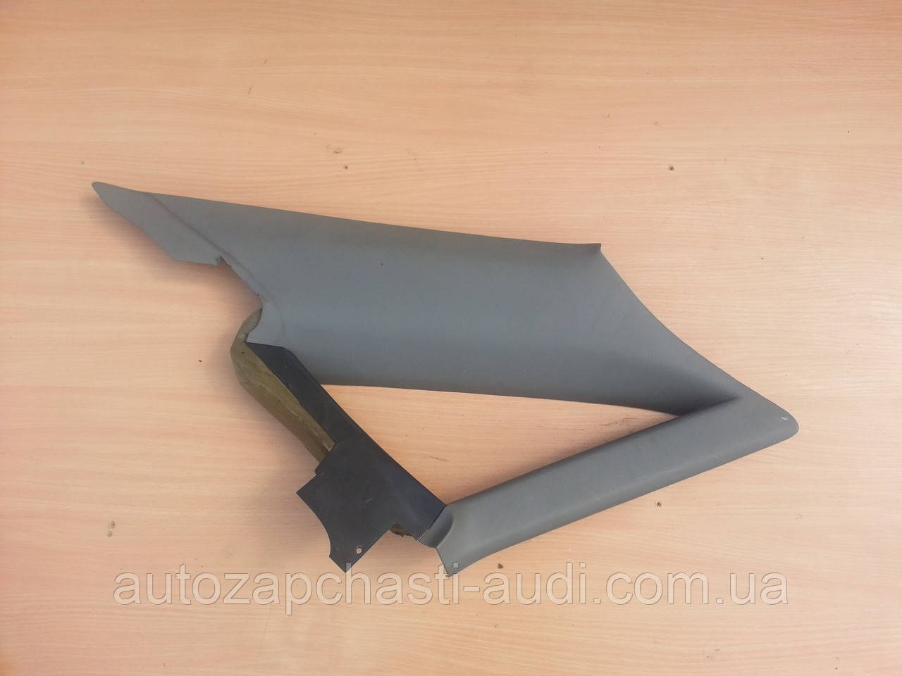 Обшивка задньої лівої стійки (ліва) Audi 100 A6 C4 91-97г, фото 1