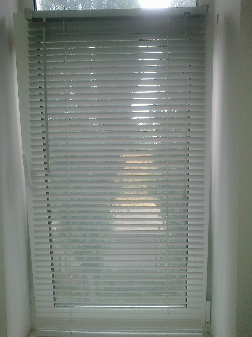 Пластикові жалюзі горизонтальні білі з доставкою по Україні, фото 1