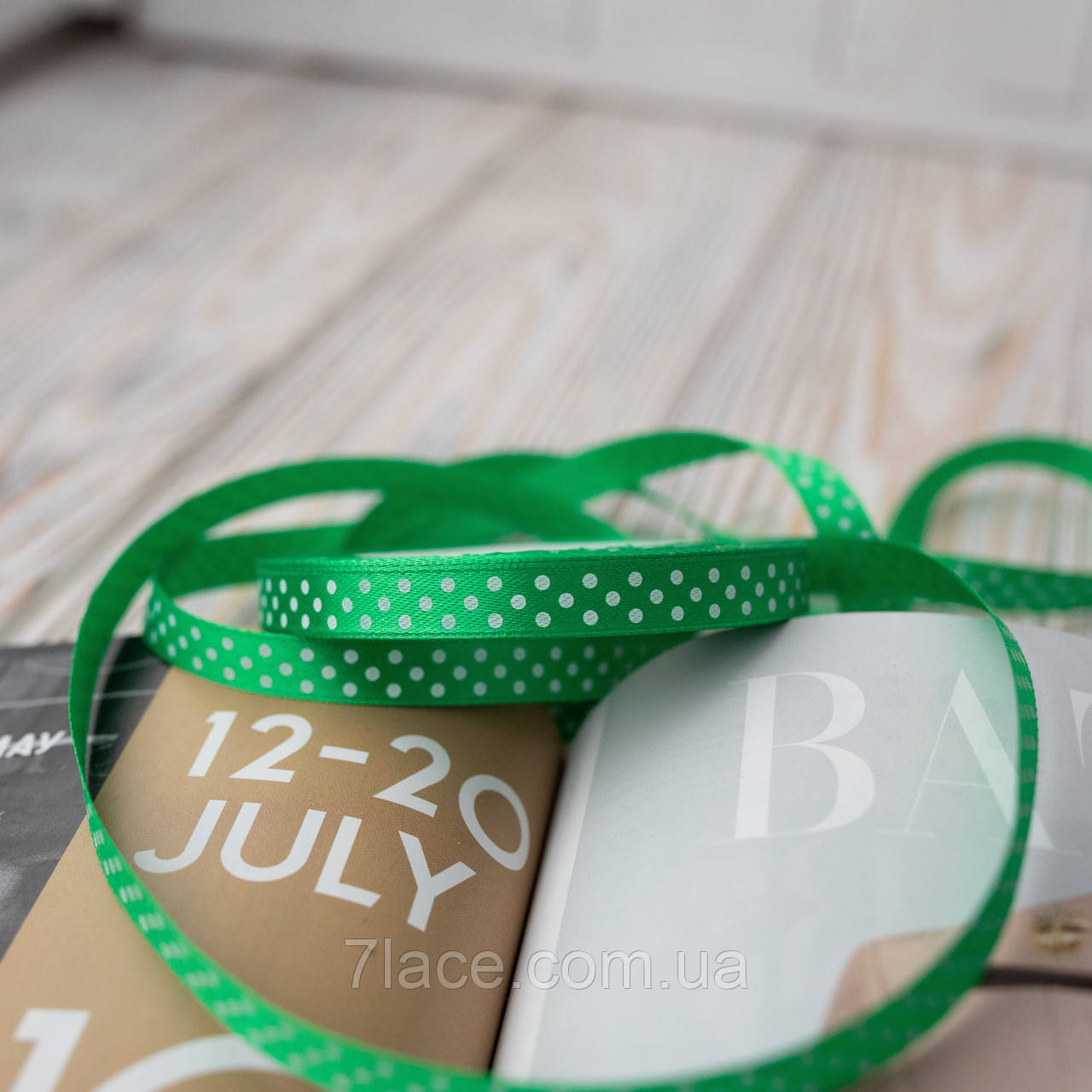 Стрічка атласна в горошок/колір зелений/ширина 1,0 см/бобіна 23 м, фото 1