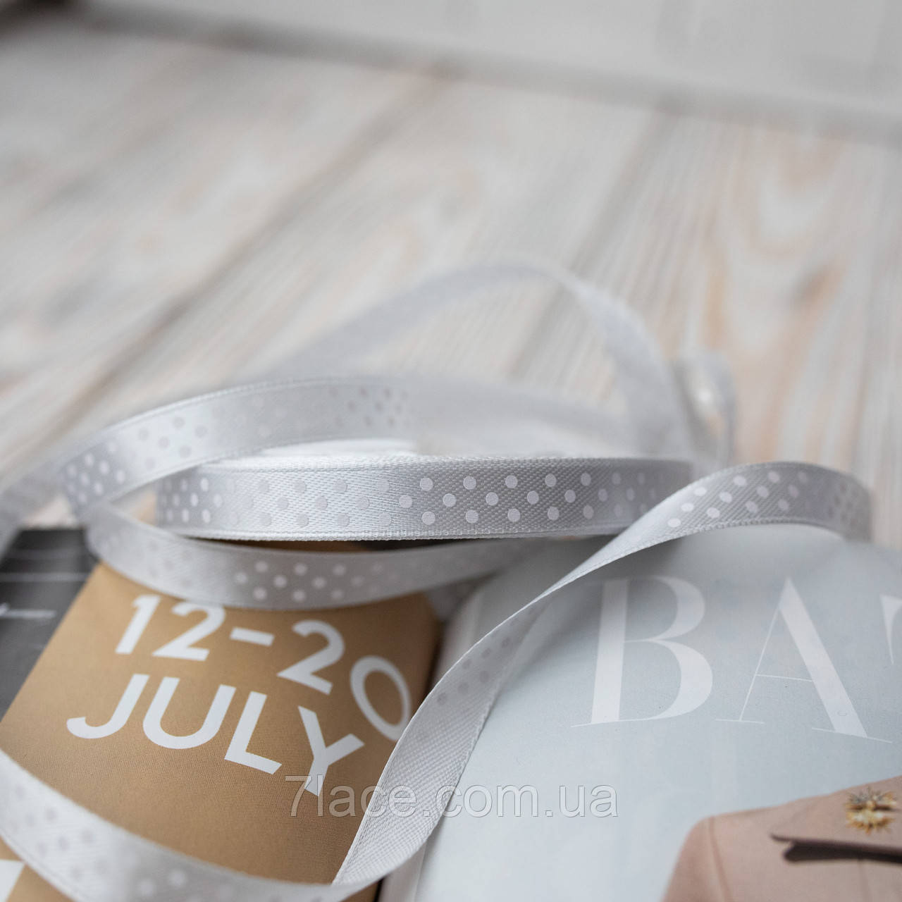 Стрічка атласна в горошок/колір світло-сірий/ширина 1,0 см/бобіна 23 м, фото 1