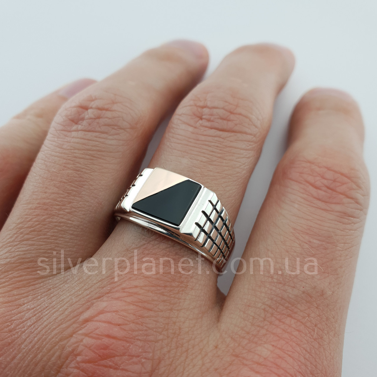 Чоловіче срібне кільце з золотом і оніксом 124з 20, фото 1